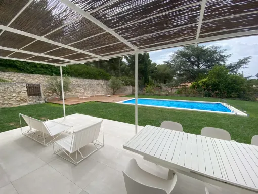 Réalisation d'une pergola en acier sur mesure sur la commune de Martigues, Châteauneuf-les-Martigues, FIMSAI