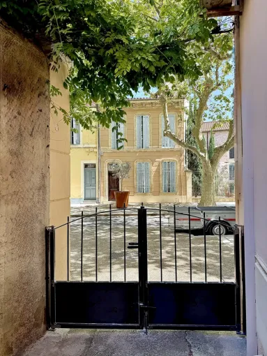 Un portail sur mesure en acier métal à Martigues, Châteauneuf-les-Martigues, FIMSAI