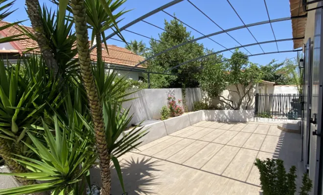 Pergola traditionnelle sur mesure en acier sur Châteauneuf Les Martigues Bouches Du Rhone